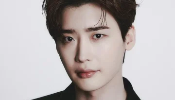 20240913075351_lee-jong-suk